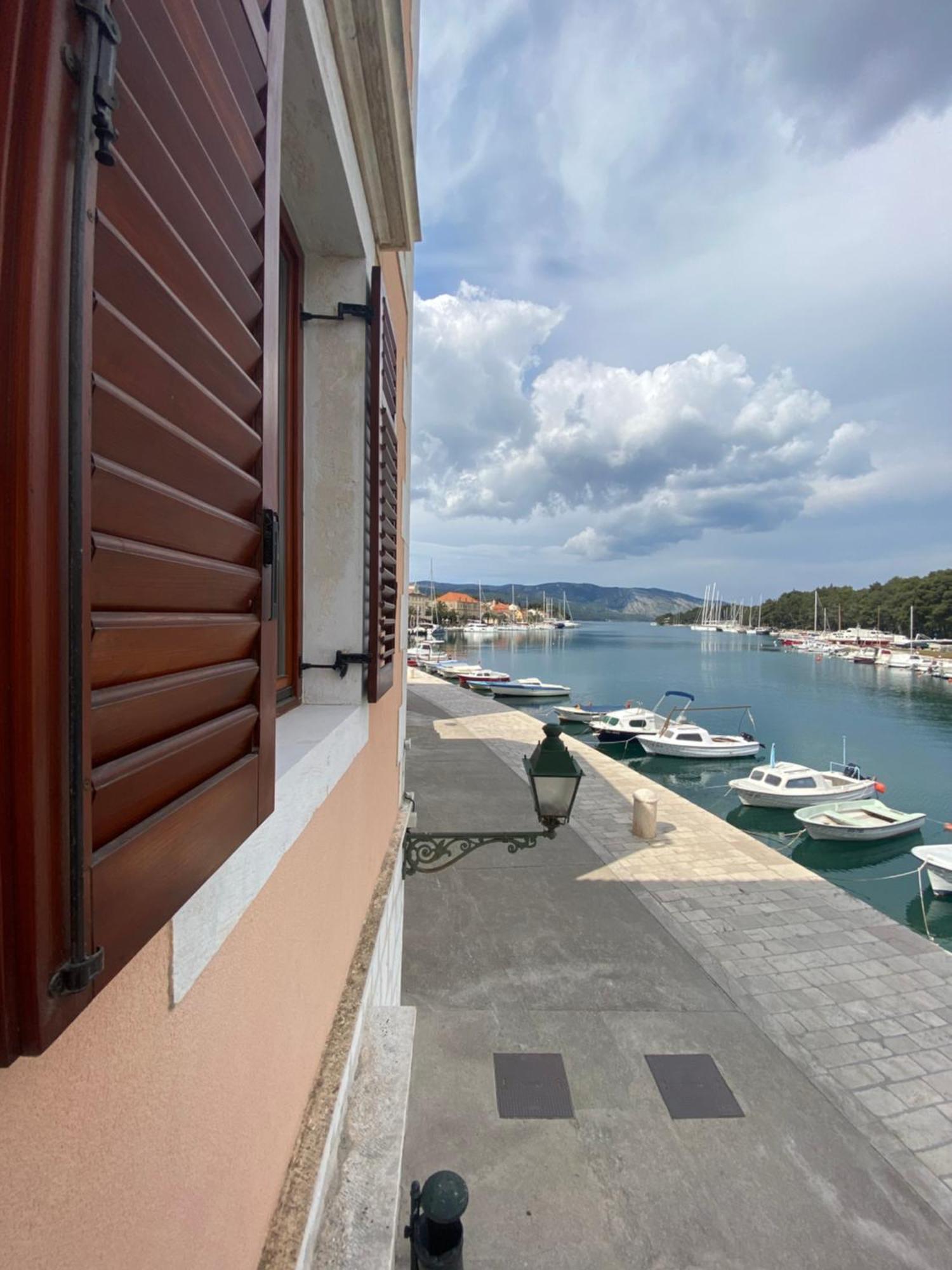 Ancora Faros Lägenhet Stari Grad  Rum bild