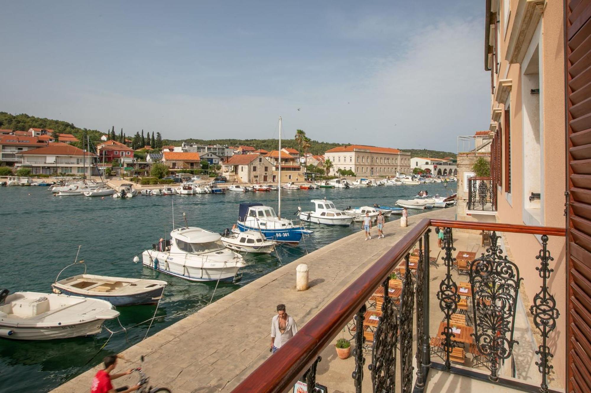 Ancora Faros Lägenhet Stari Grad  Rum bild